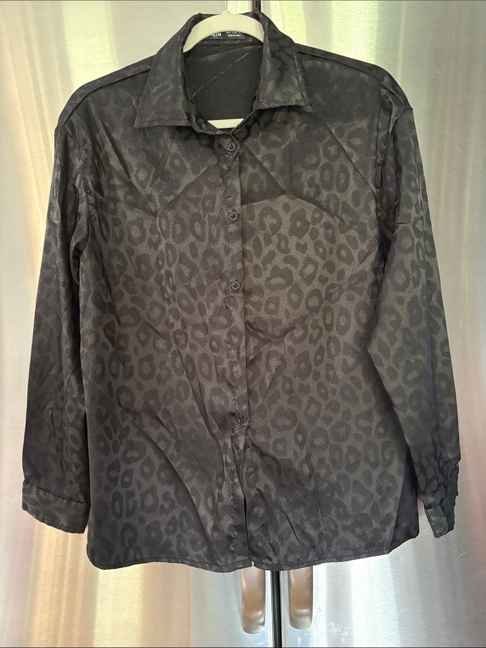 SHEIN Black Leopard Satin-Look Blouse